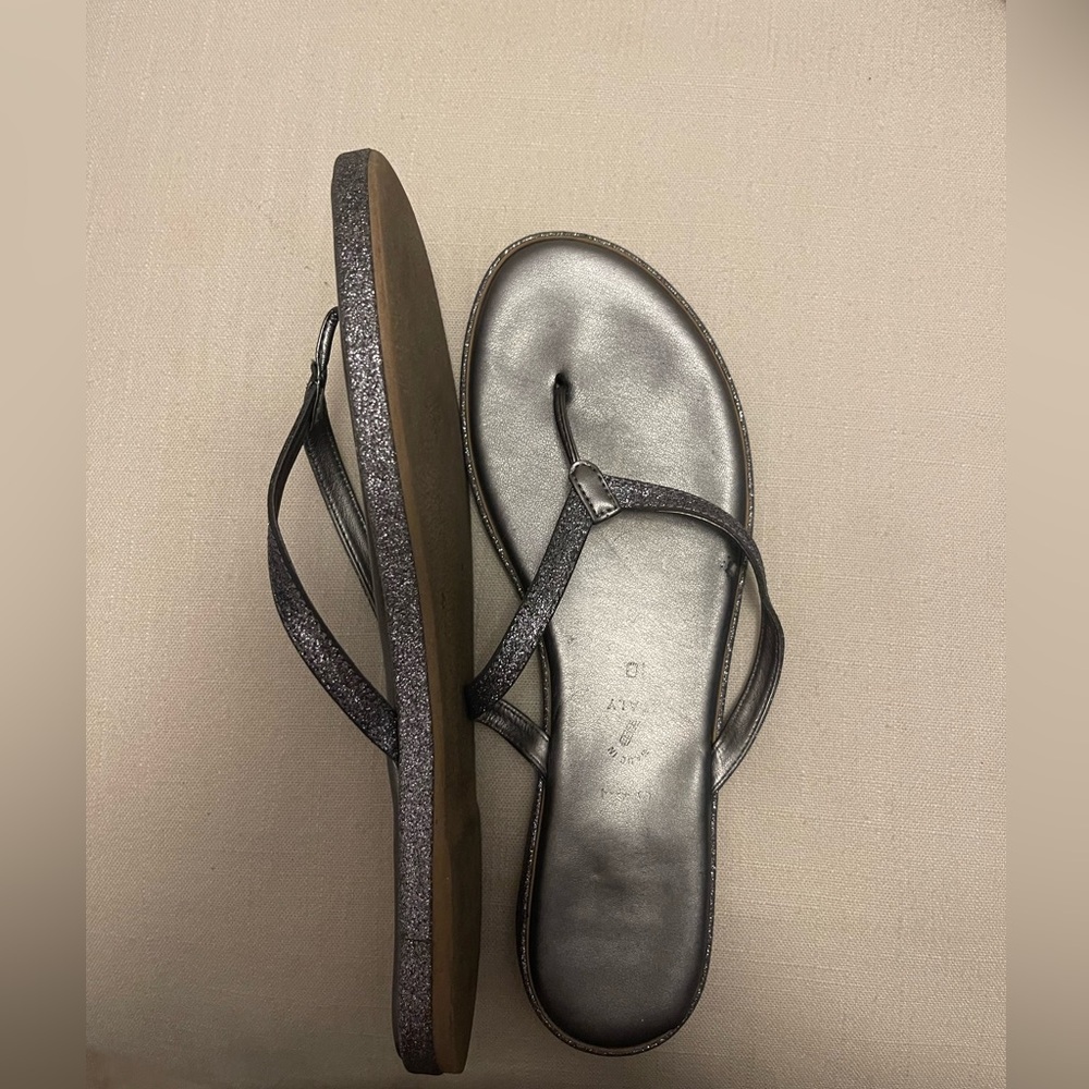Silver lightly padded sandals